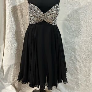 Betsy & Adam sequin halter mini dress, size 6, NWT